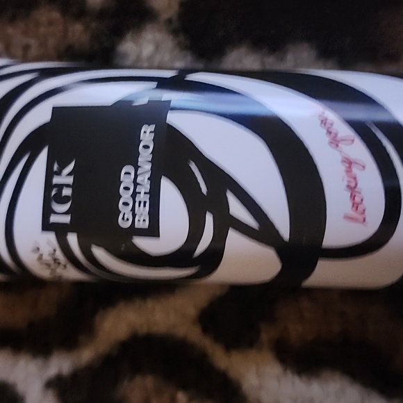 IGK GOOD BEHAVIOR 4IN1 PREP SPRAY AND SPIRULINA SMOOTHING BALM - Picture 3 of 16